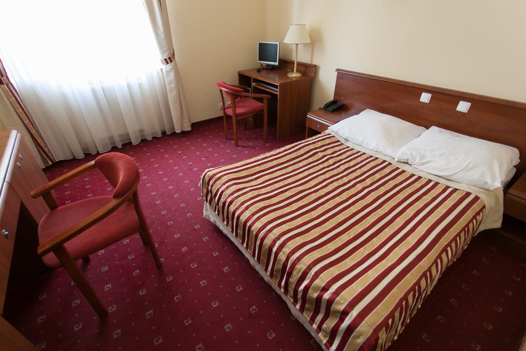 Hotel Twins II Varsovia Habitación foto