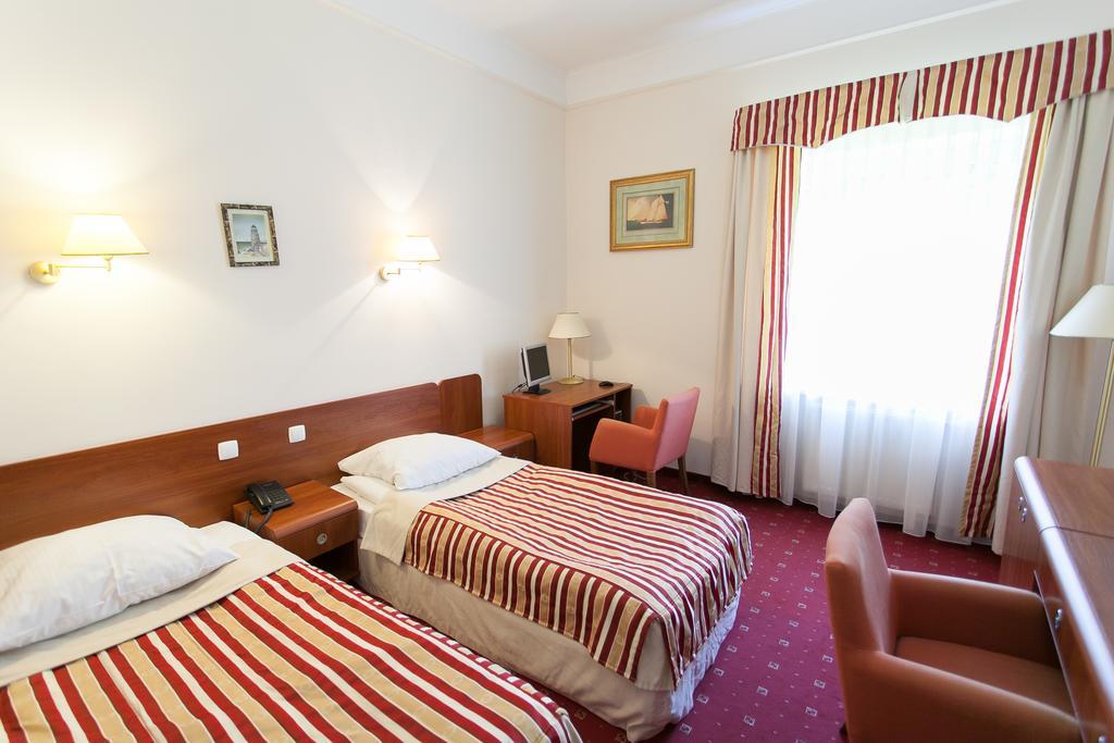 Hotel Twins II Varsovia Habitación foto