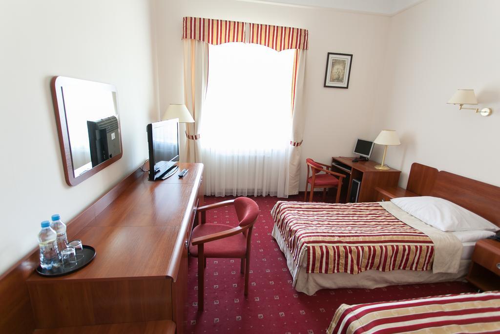 Hotel Twins II Varsovia Habitación foto
